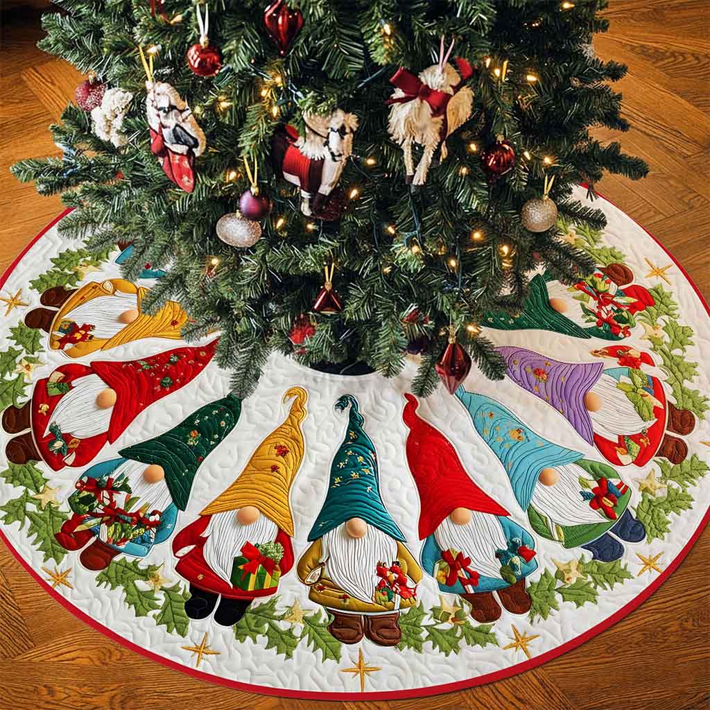 Christmas Tree Skirt with Gnome, Festive Holiday Decoration, Gnome Xmas Decor, Cozy Farmhouse Christmas Gift QFND5251010