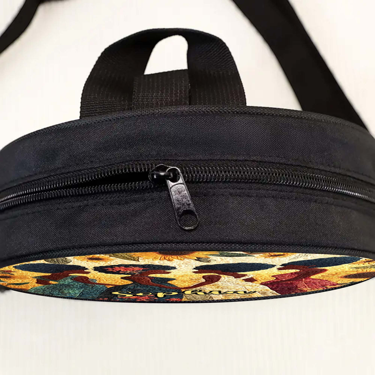 Custom Name Afro Girl PU Leather Round Crossbody Bags THUU6050301