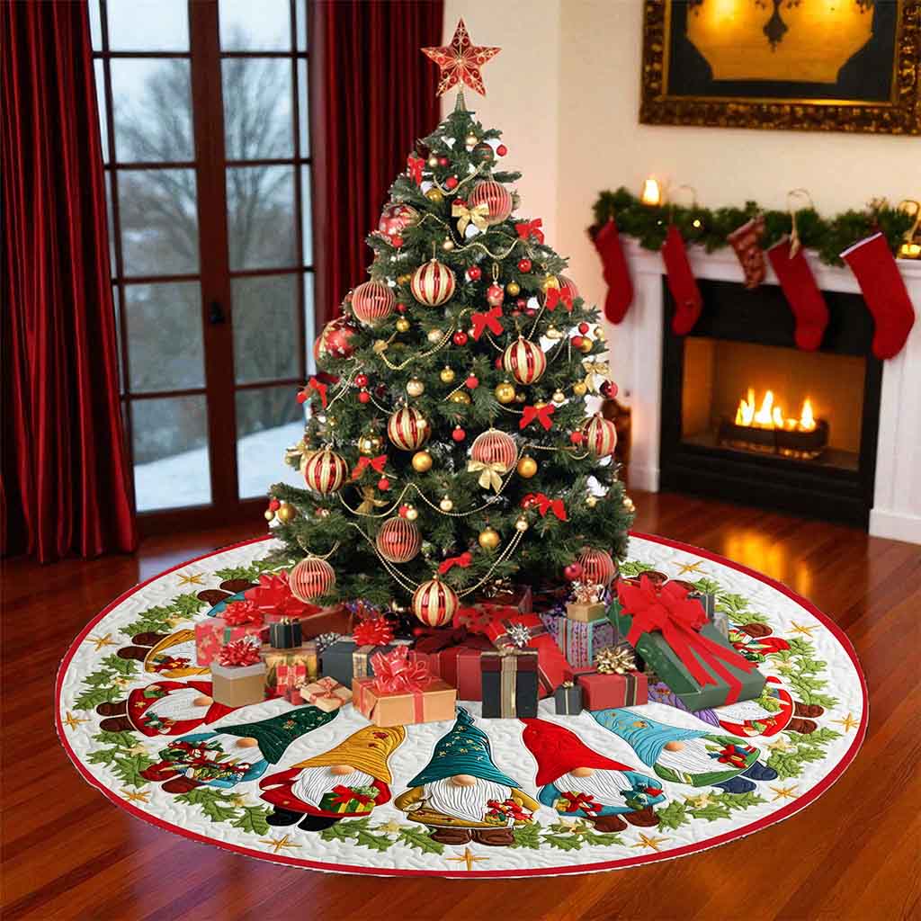 Christmas Tree Skirt with Gnome, Festive Holiday Decoration, Gnome Xmas Decor, Cozy Farmhouse Christmas Gift QFND5251010